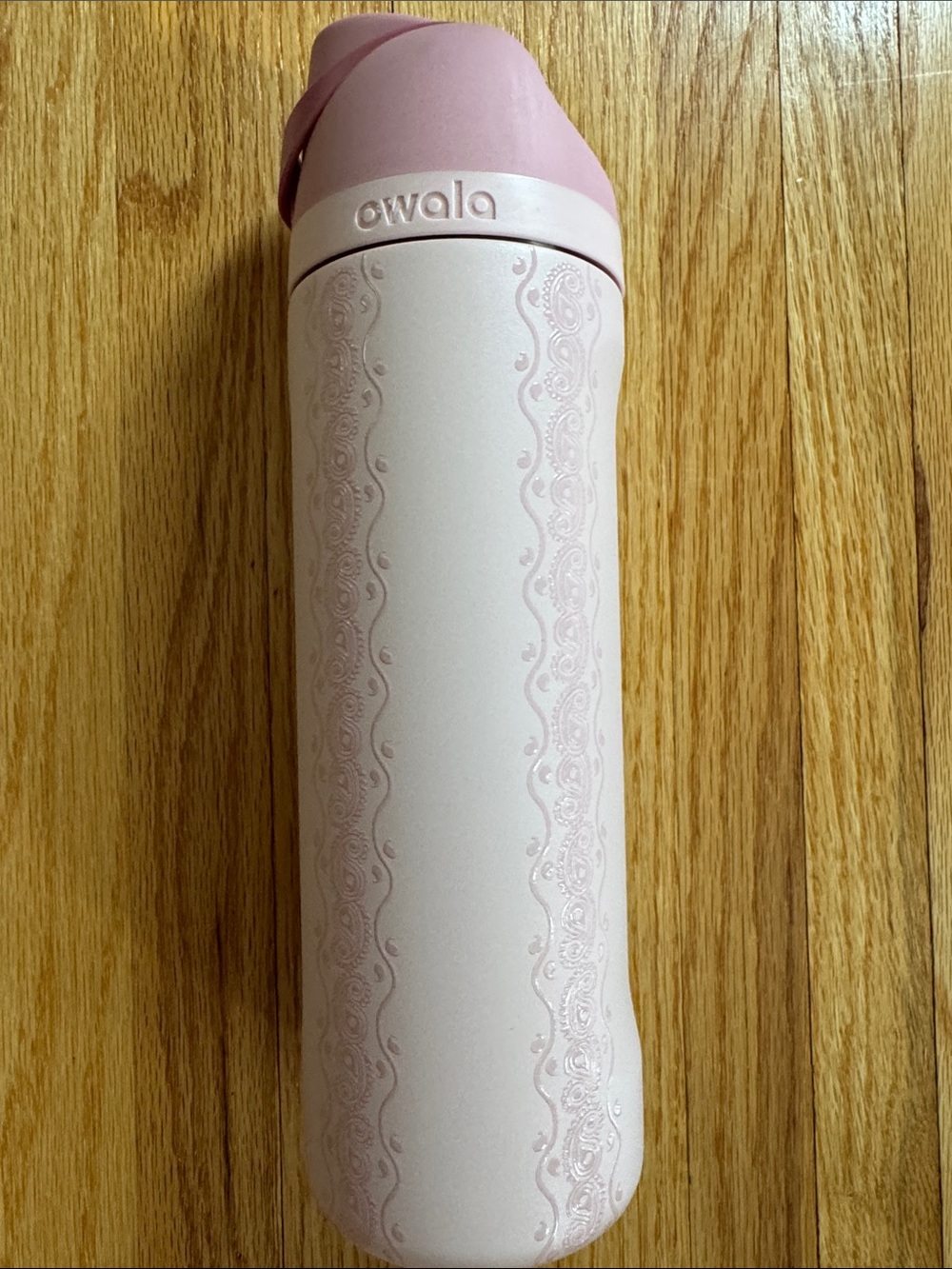 Owala FreeSip 24 oz Pink Water Bottle Paisley Pattern Excellent Condition